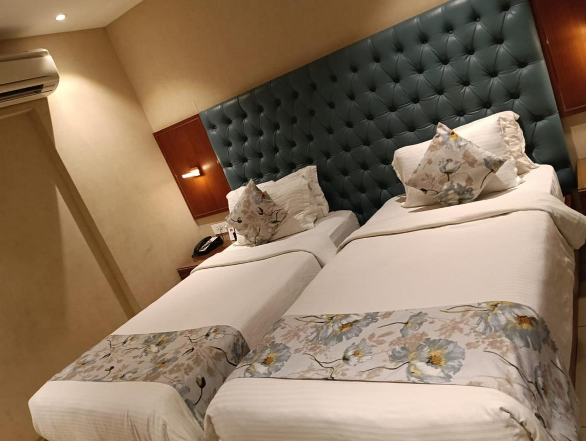 Sk Lords Inn Ahmedabad Exterior foto